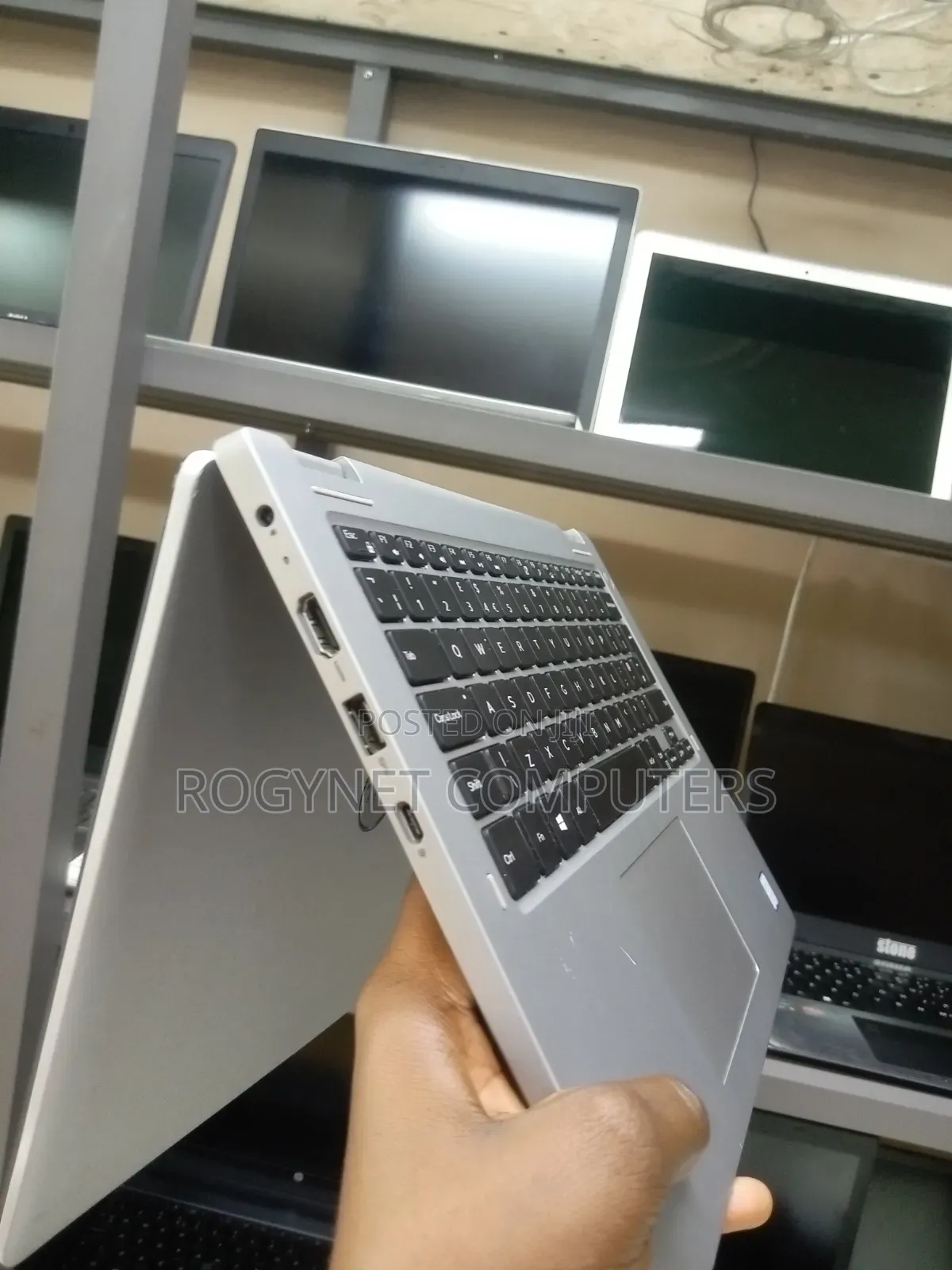 Laptop Dell Latitude 3310 2-in-1 8GB Intel Core i5 SSD 256GB