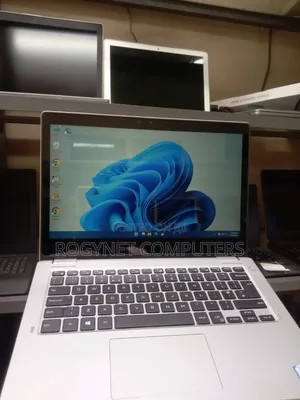 Laptop Dell Latitude 3310 2-in-1 8GB Intel Core i5 SSD 256GB