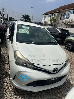 Toyota Vitz 2014 White