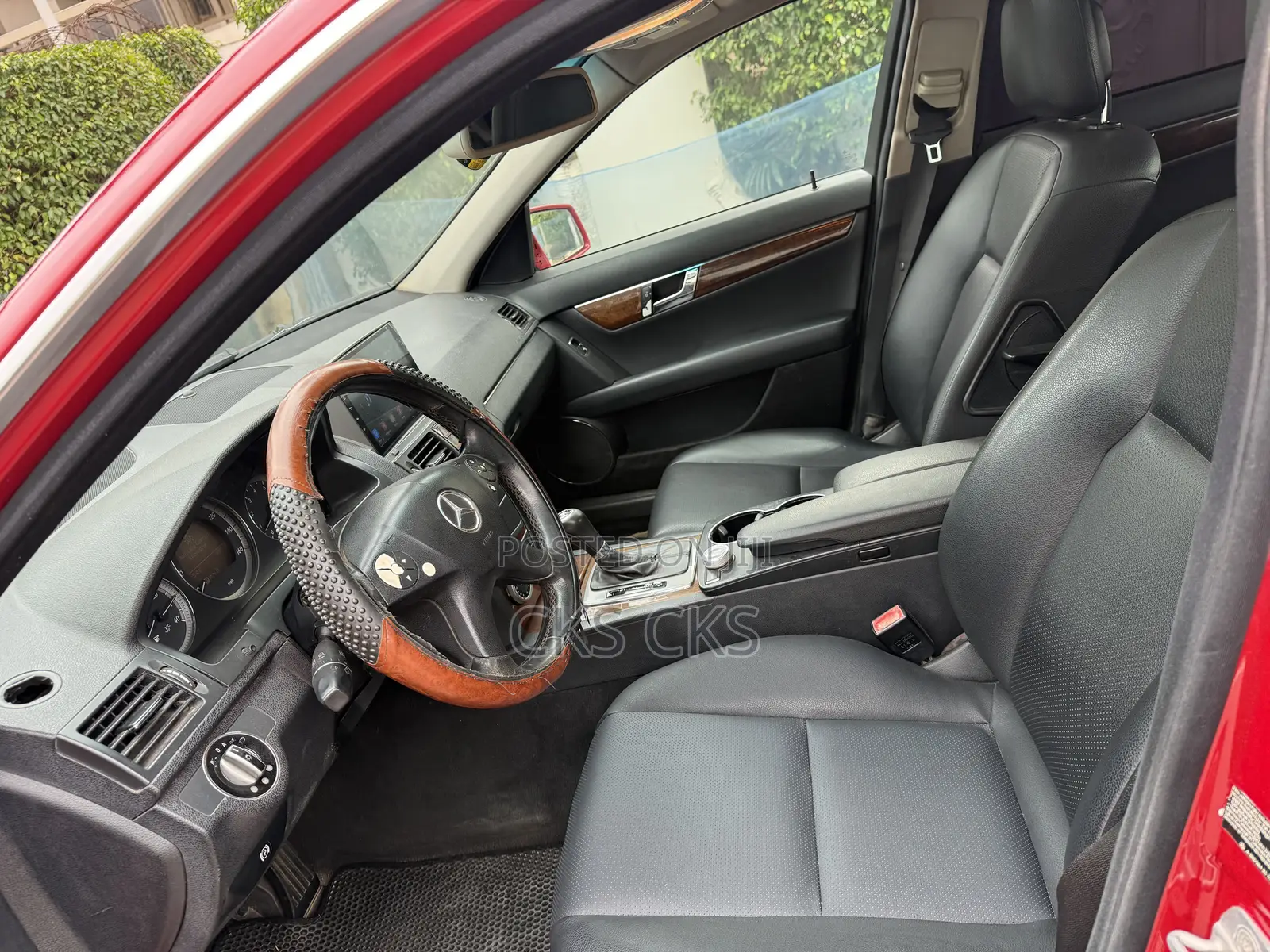 Mercedes-Benz C300 2010 Red