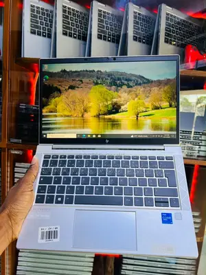 Laptop HP EliteBook 830 G8 8GB Intel Core i5 SSD 256GB