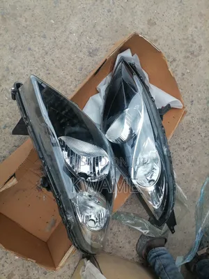 Suzuki Swift 2012 Headlight Pair