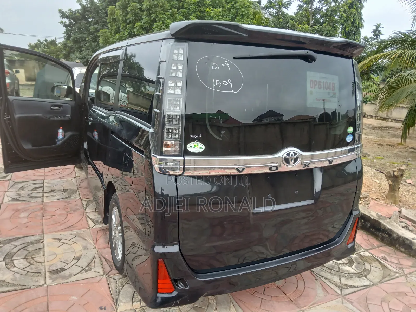 Toyota Voxy ZS Kirameki 2WD 7-Seater 2014 Black