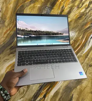 Laptop Dell Precision 3561 16GB Intel Core i7 SSD 512GB