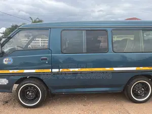 Hyundai H-100 2000 Blue