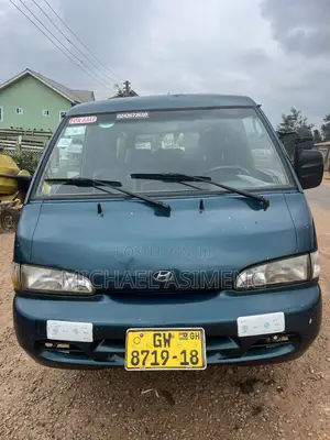 Hyundai H-100 2000 Blue
