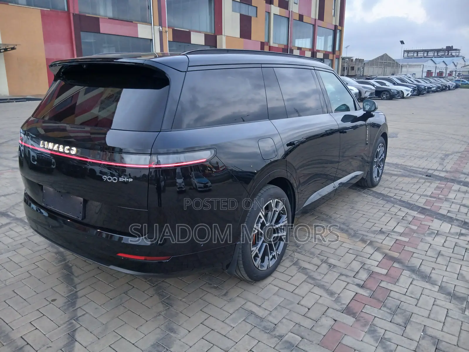 New Lynk & Co 900 2025 Black