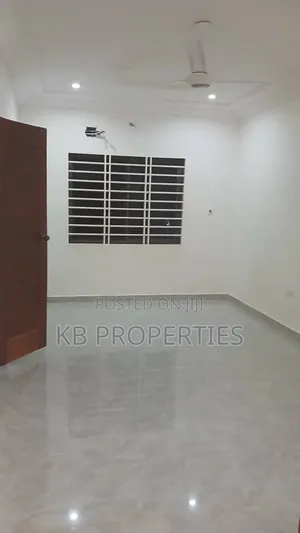 5bdrm House in Kb Properties, Baatsona Total for rent