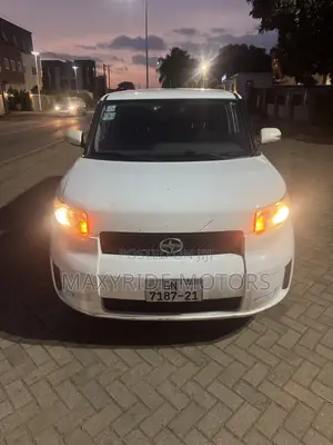 Scion xB 2013 White