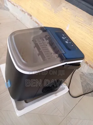 Ice Cube Maker