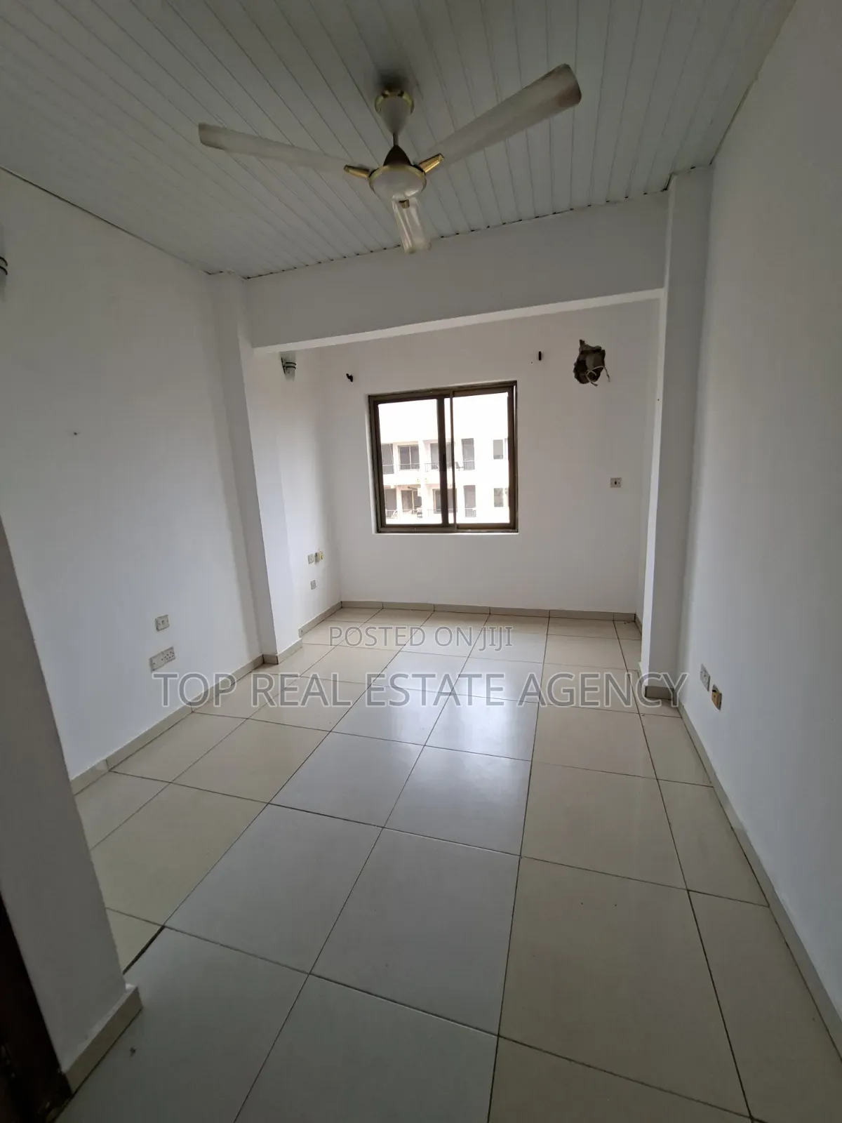2bdrm Apartment in Madina, Zongo Junction for rent