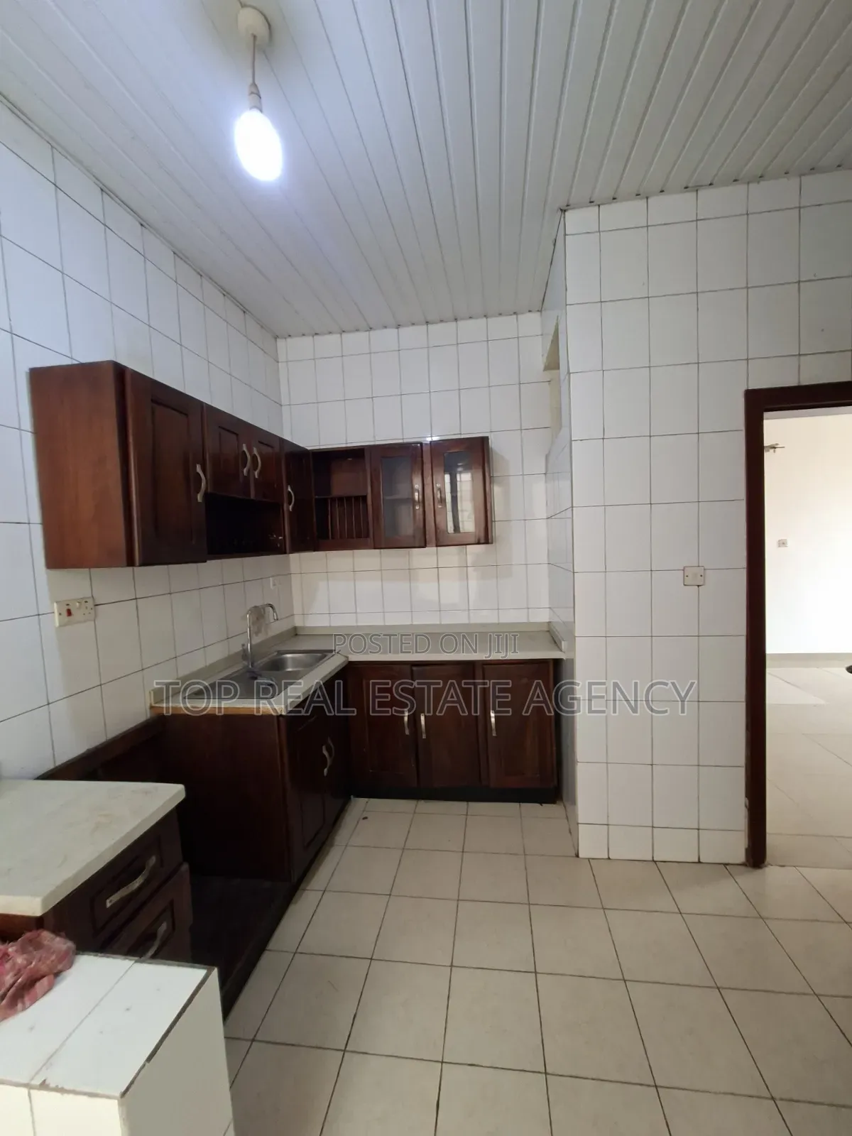 2bdrm Apartment in Madina, Zongo Junction for rent