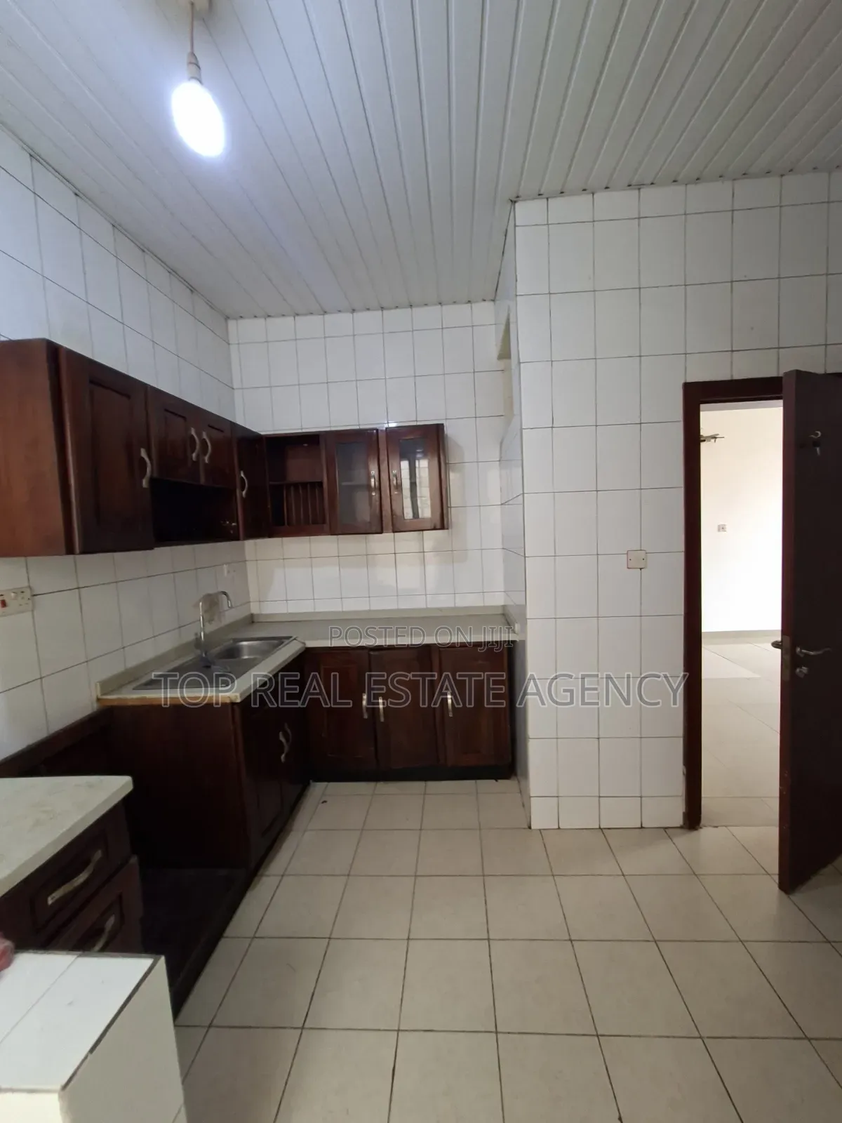 2bdrm Apartment in Madina, Zongo Junction for rent