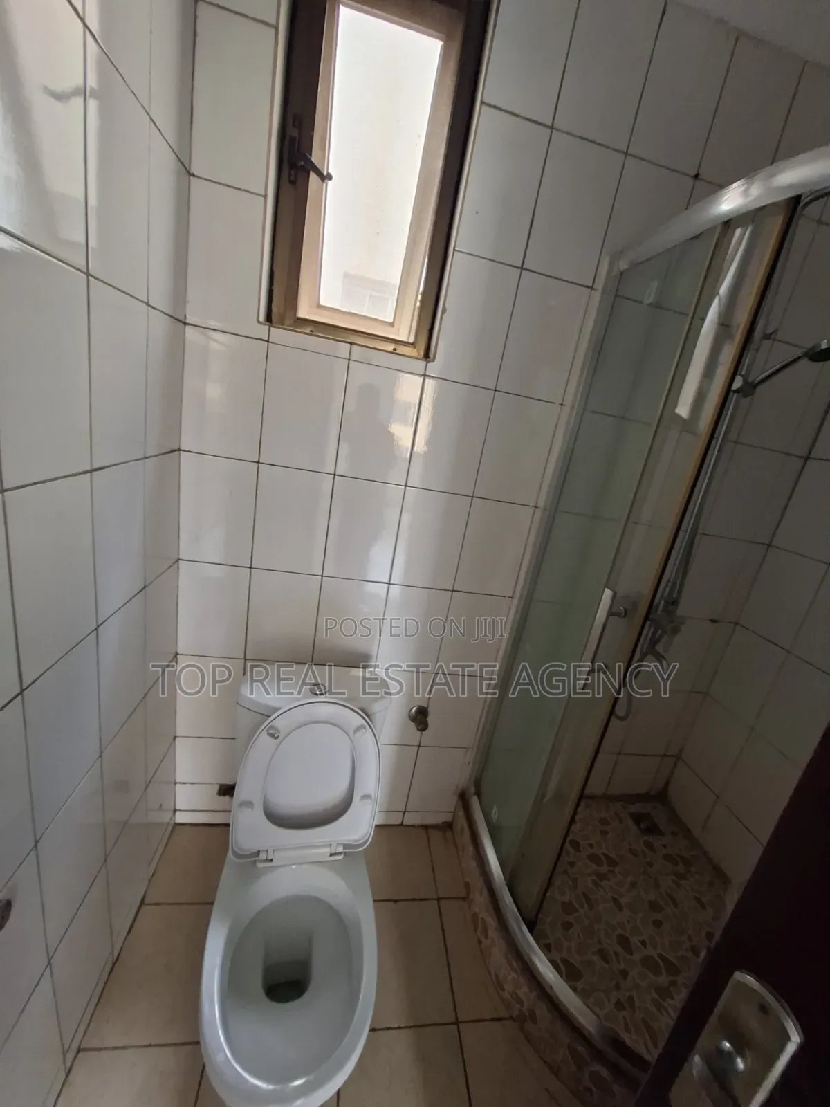 2bdrm Apartment in Madina, Zongo Junction for rent