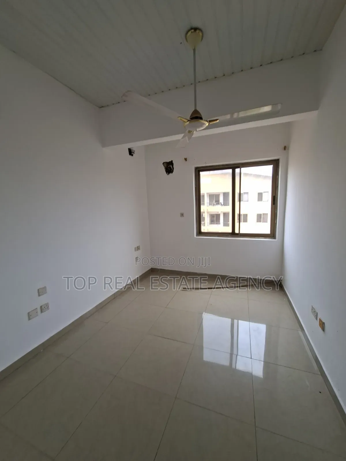 2bdrm Apartment in Madina, Zongo Junction for rent