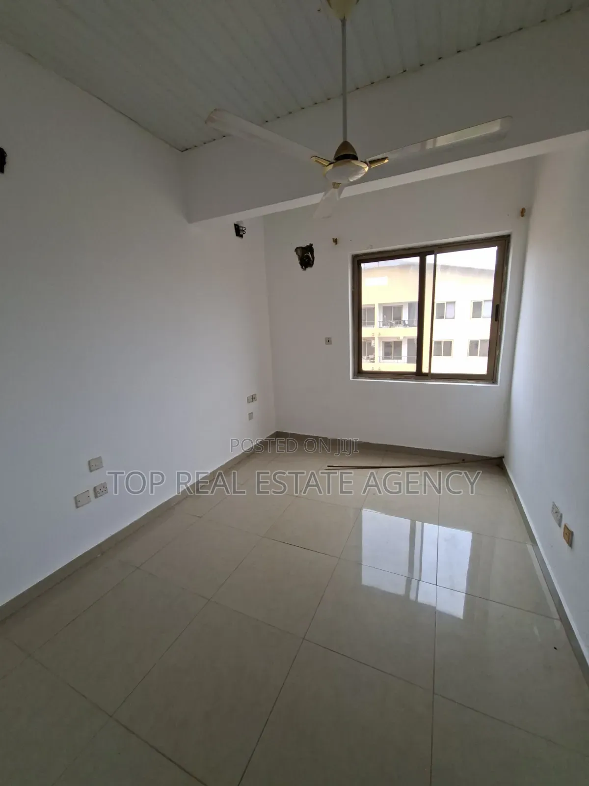 2bdrm Apartment in Madina, Zongo Junction for rent