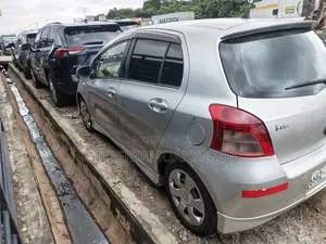 Toyota Vitz 2008 Silver