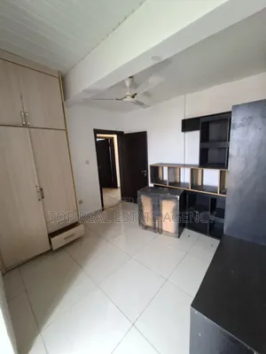 3bdrm Apartment in Madina, Zongo Junction for rent