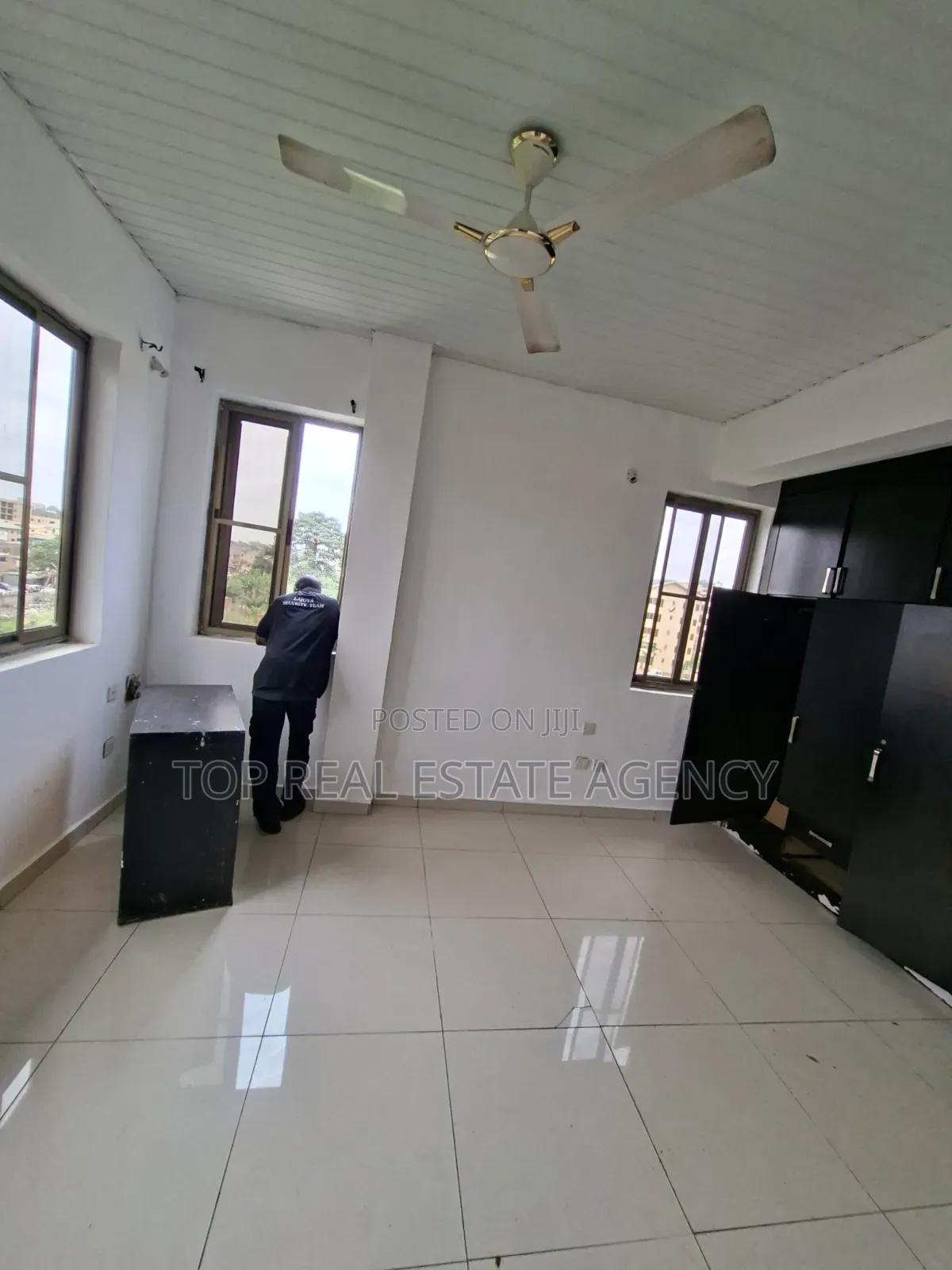 3bdrm Apartment in Madina, Zongo Junction for rent