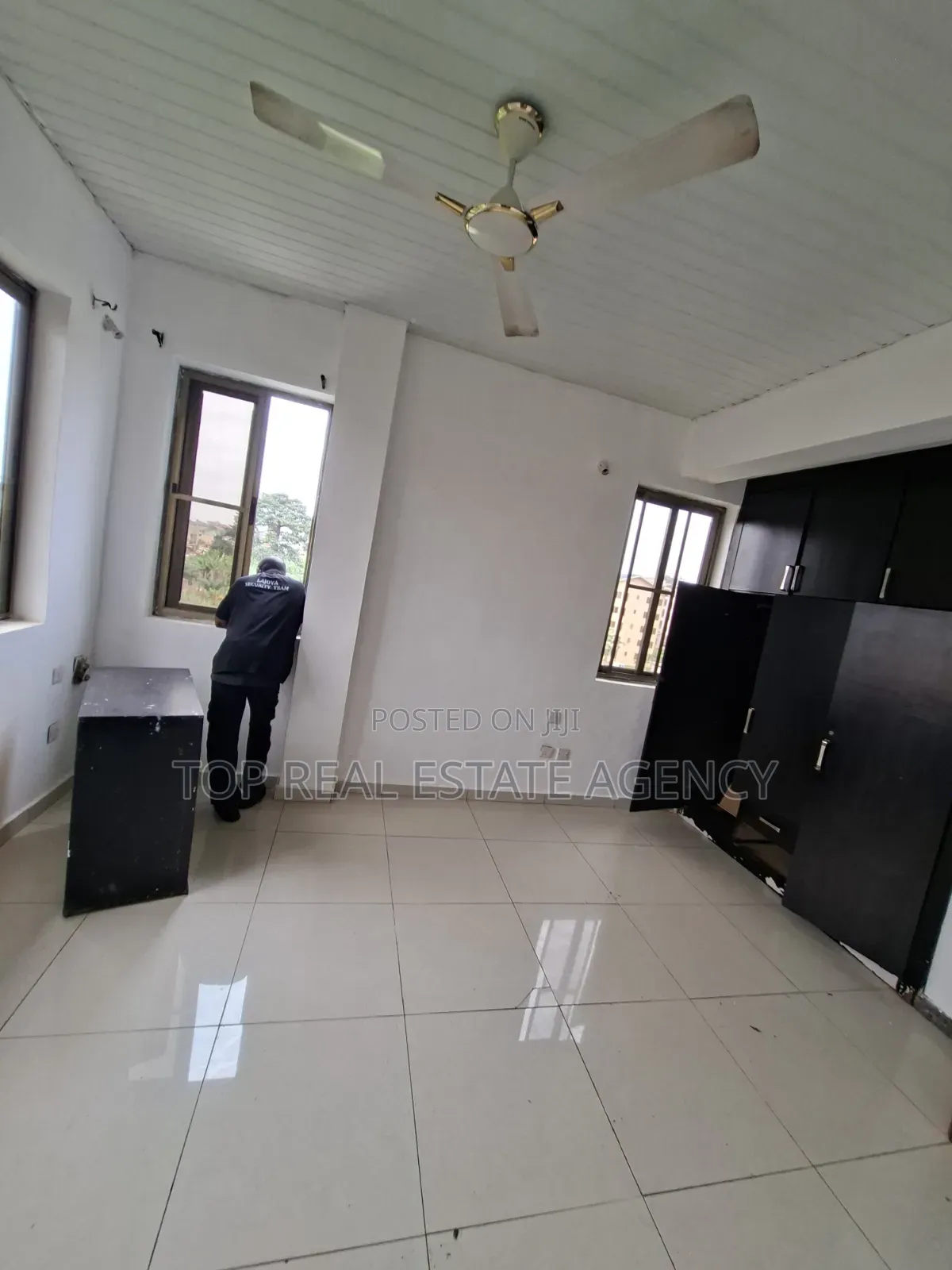 3bdrm Apartment in Madina, Zongo Junction for rent