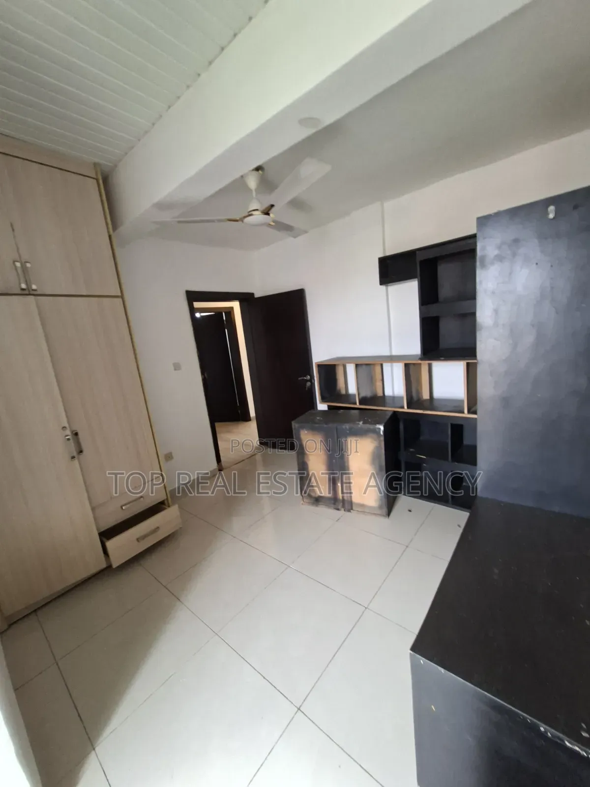 3bdrm Apartment in Madina, Zongo Junction for rent