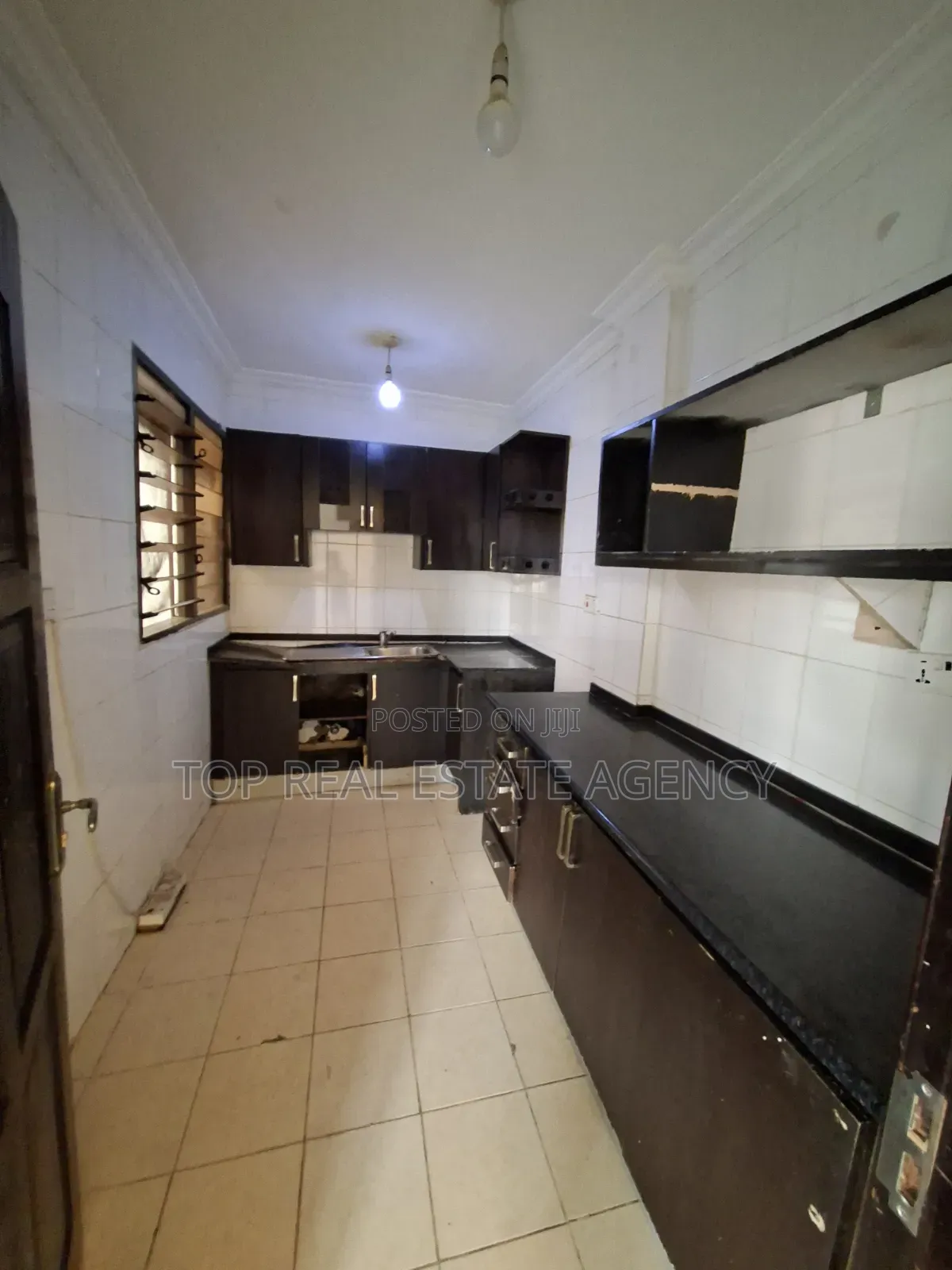 3bdrm Apartment in Madina, Zongo Junction for rent