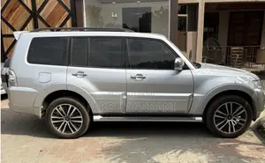 Mitsubishi Pajero 2017 Silver