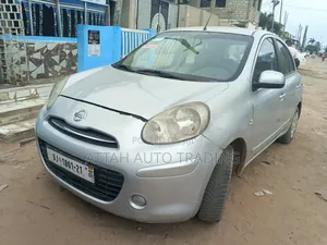 Nissan Micra 2000 Silver