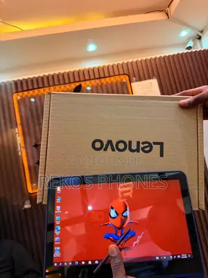 New Laptop Lenovo 500e 4GB Intel Core i5 SSD 128GB
