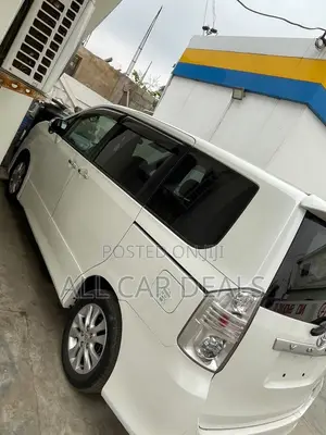 Toyota Voxy 2013 White