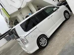 Toyota Voxy 2013 White