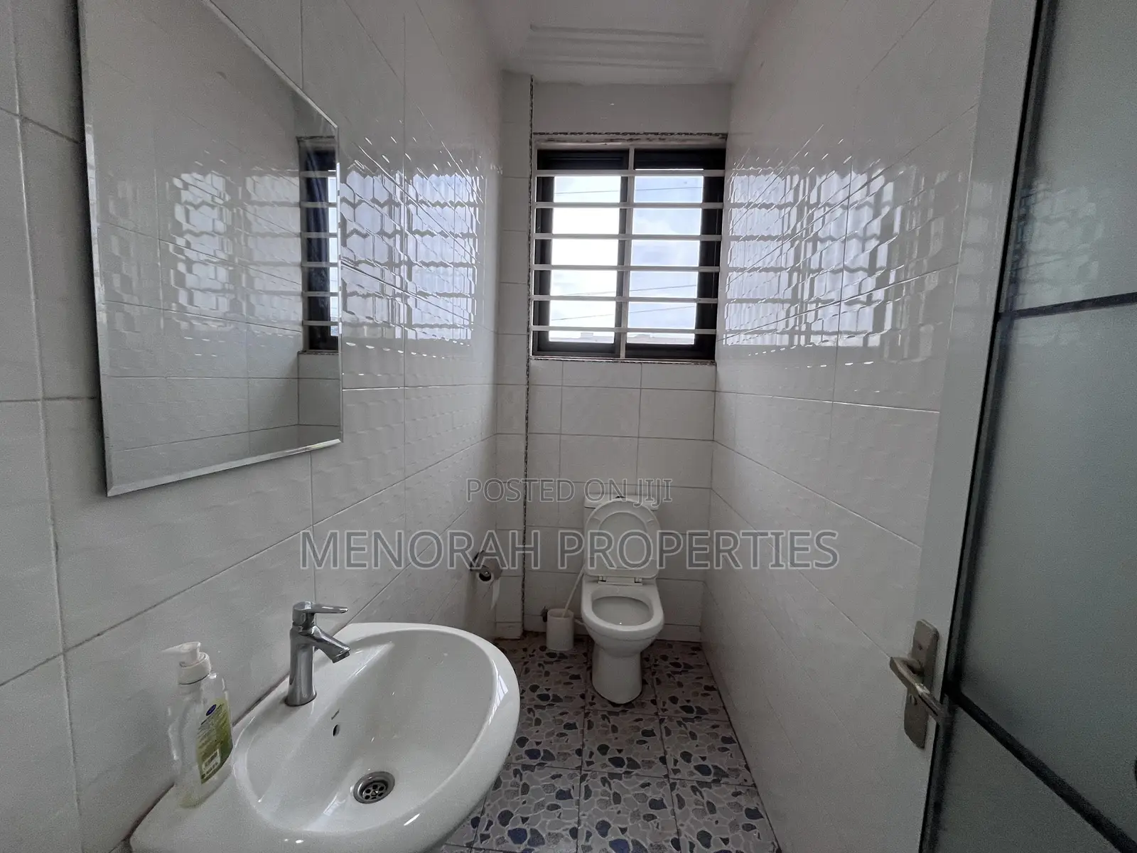 2bdrm Apartment in Adenta Fafraha, Frafraha for rent