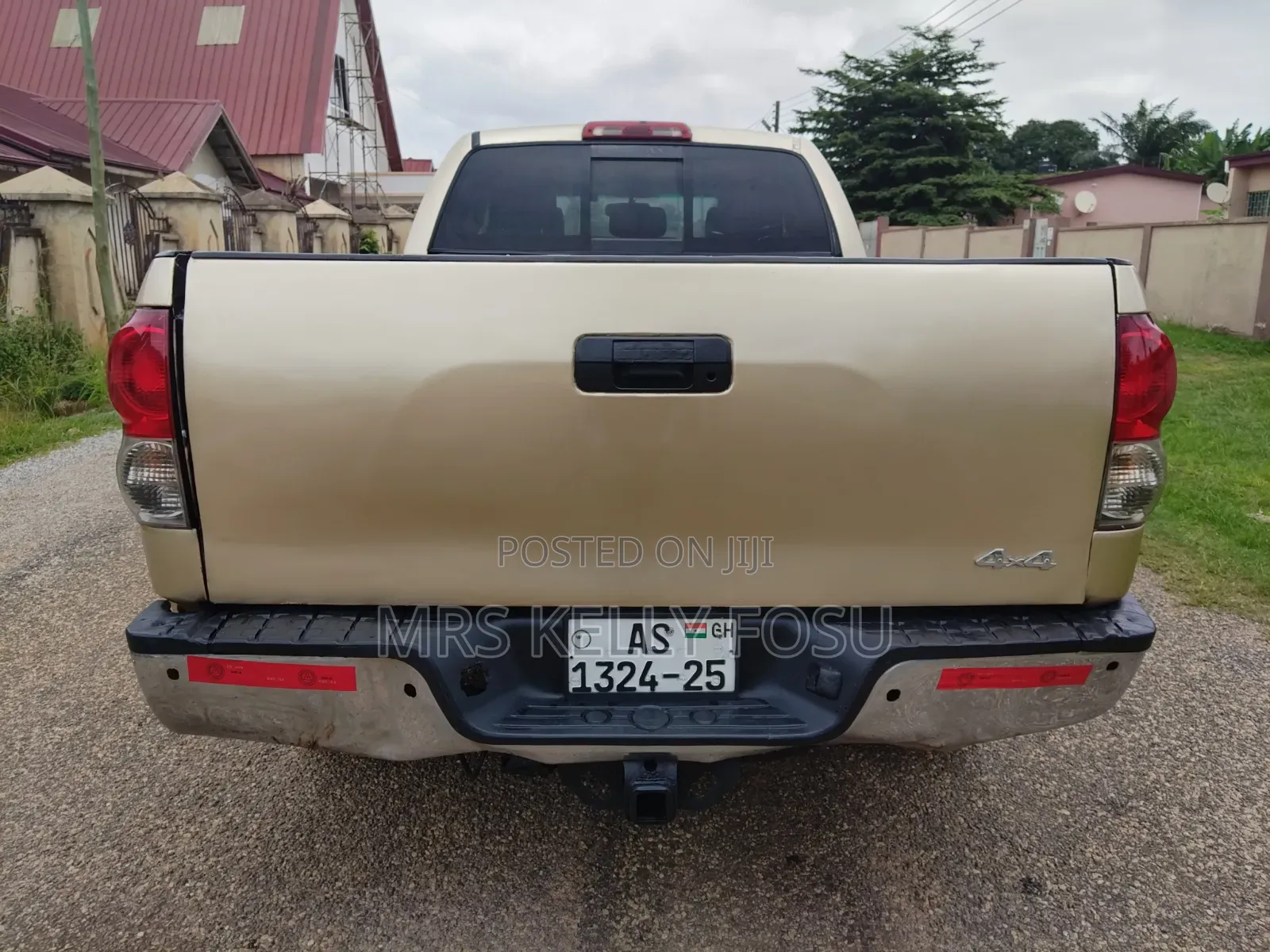 Toyota Tundra 2010 Gold