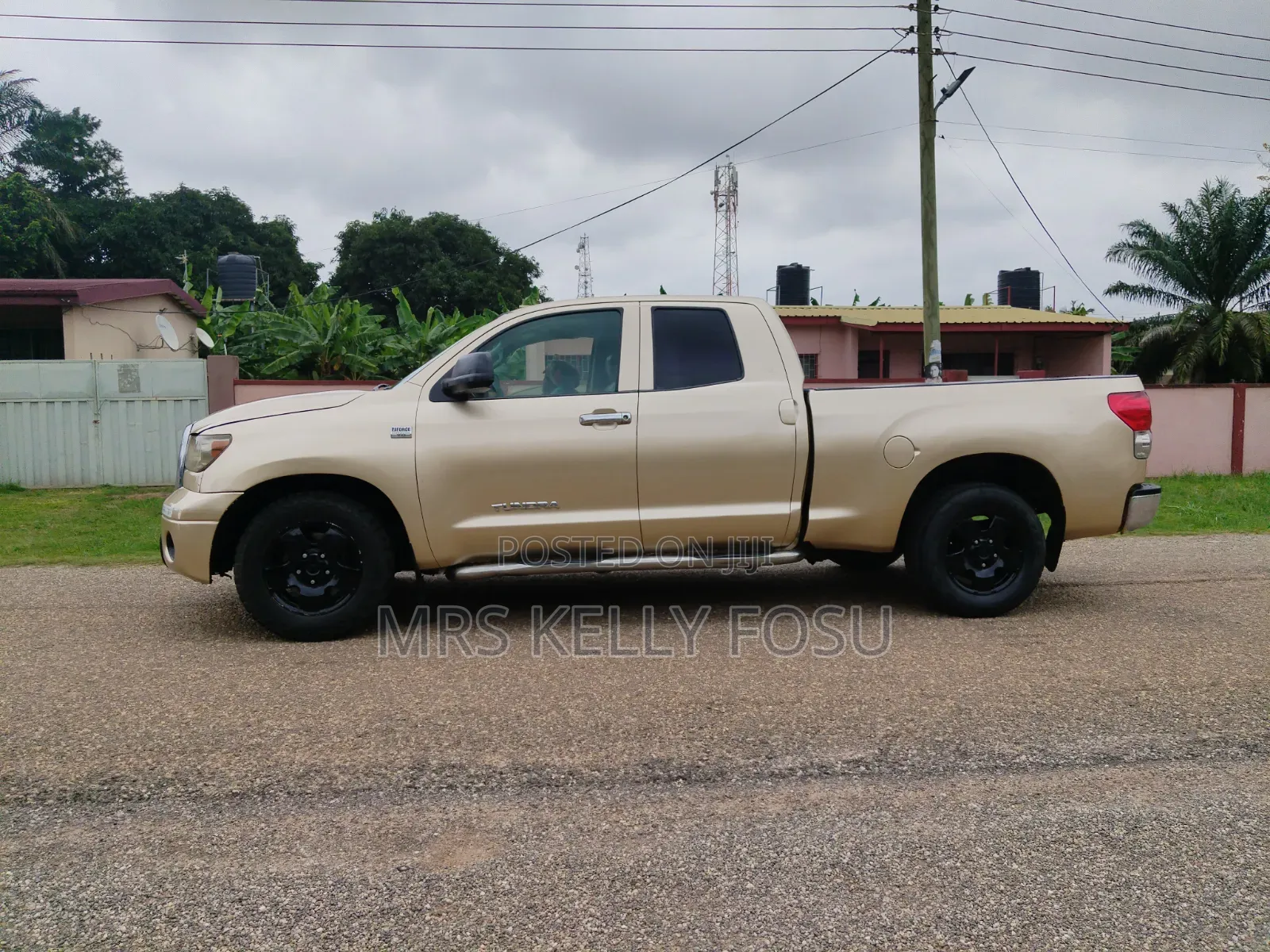 Toyota Tundra 2010 Gold