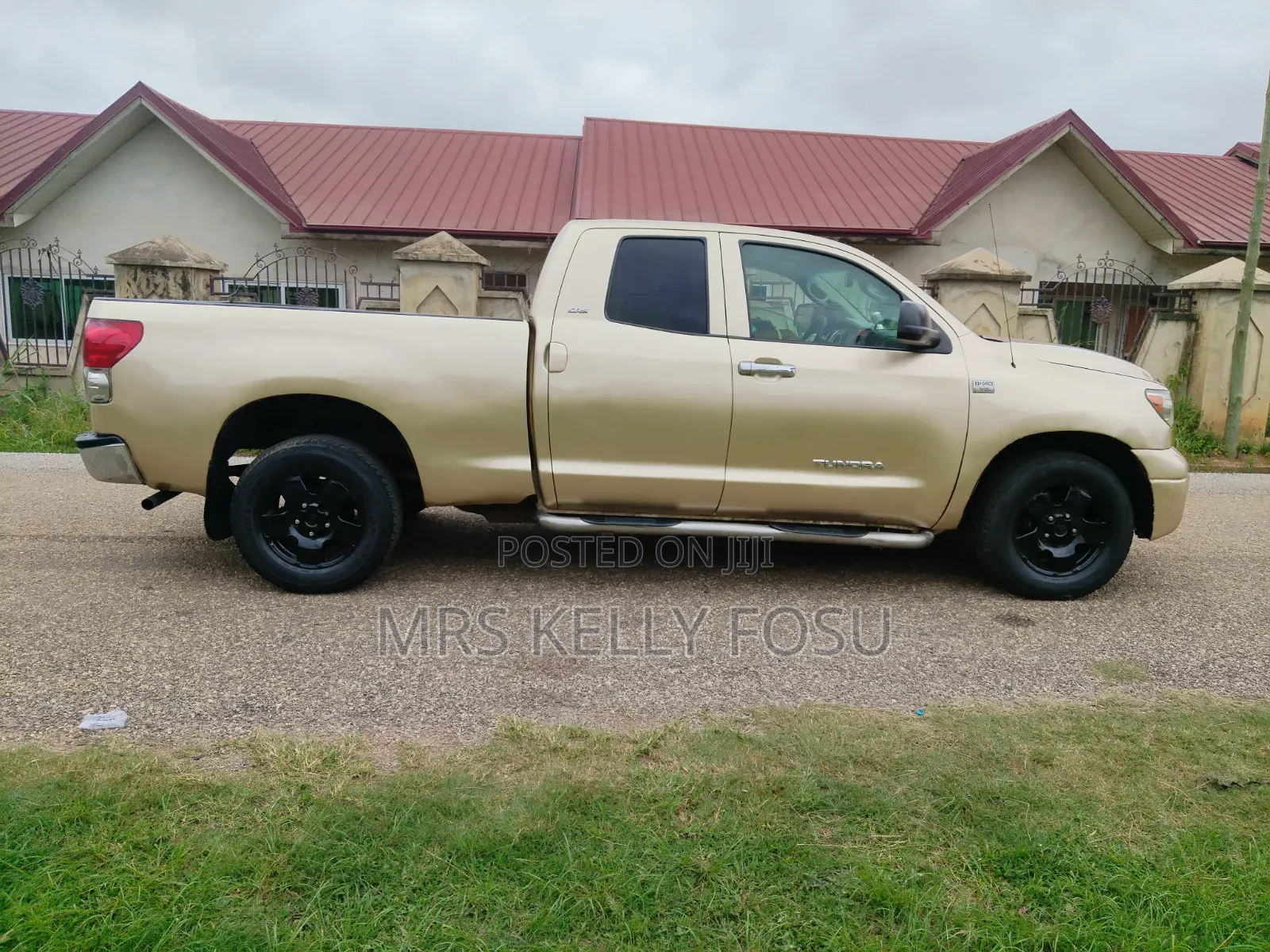 Toyota Tundra 2010 Gold
