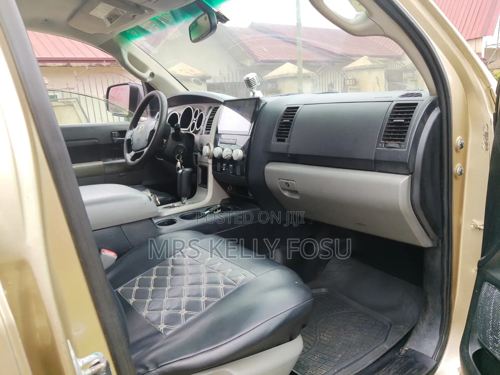 Toyota Tundra 2010 Gold