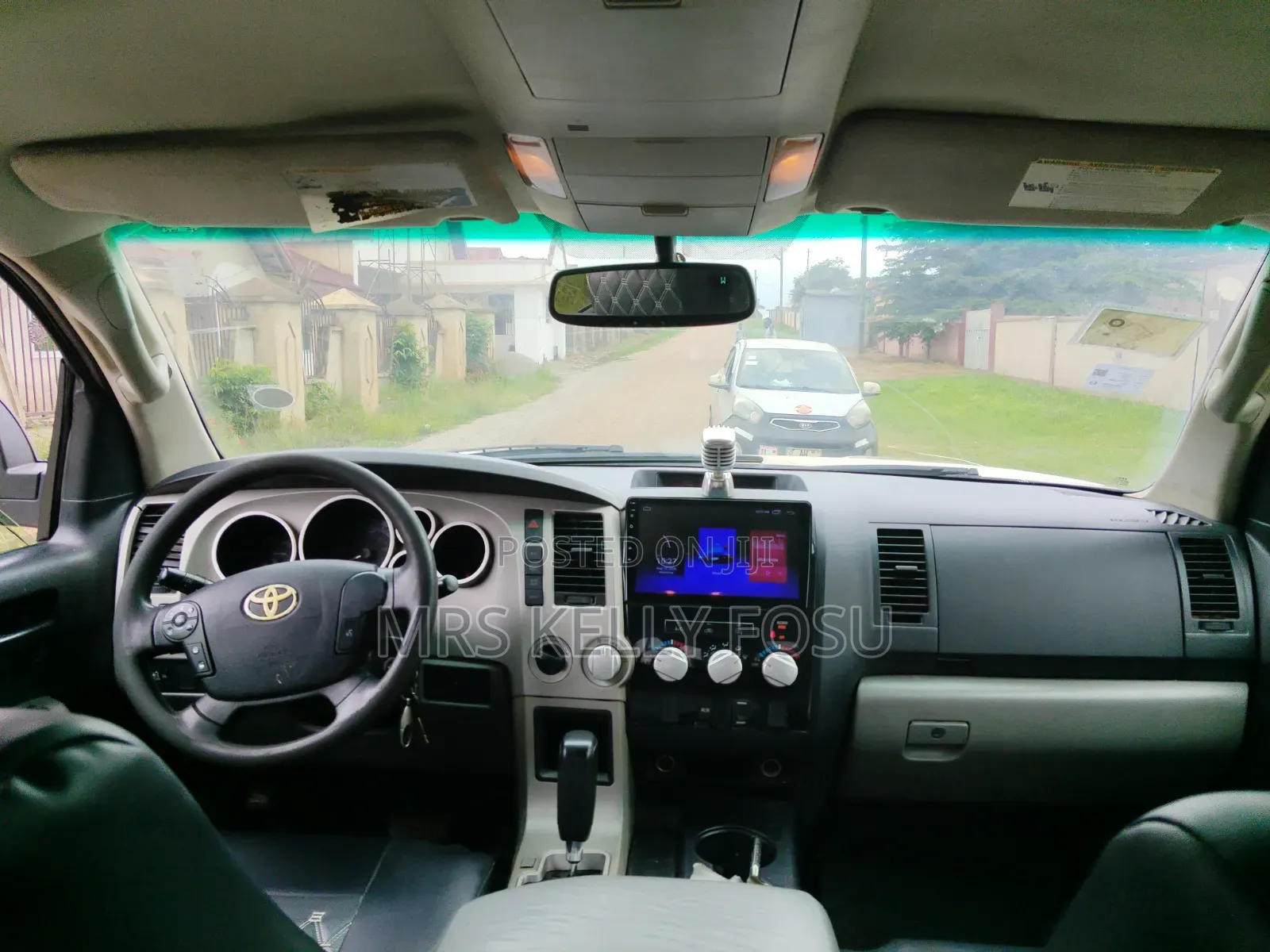 Toyota Tundra 2010 Gold
