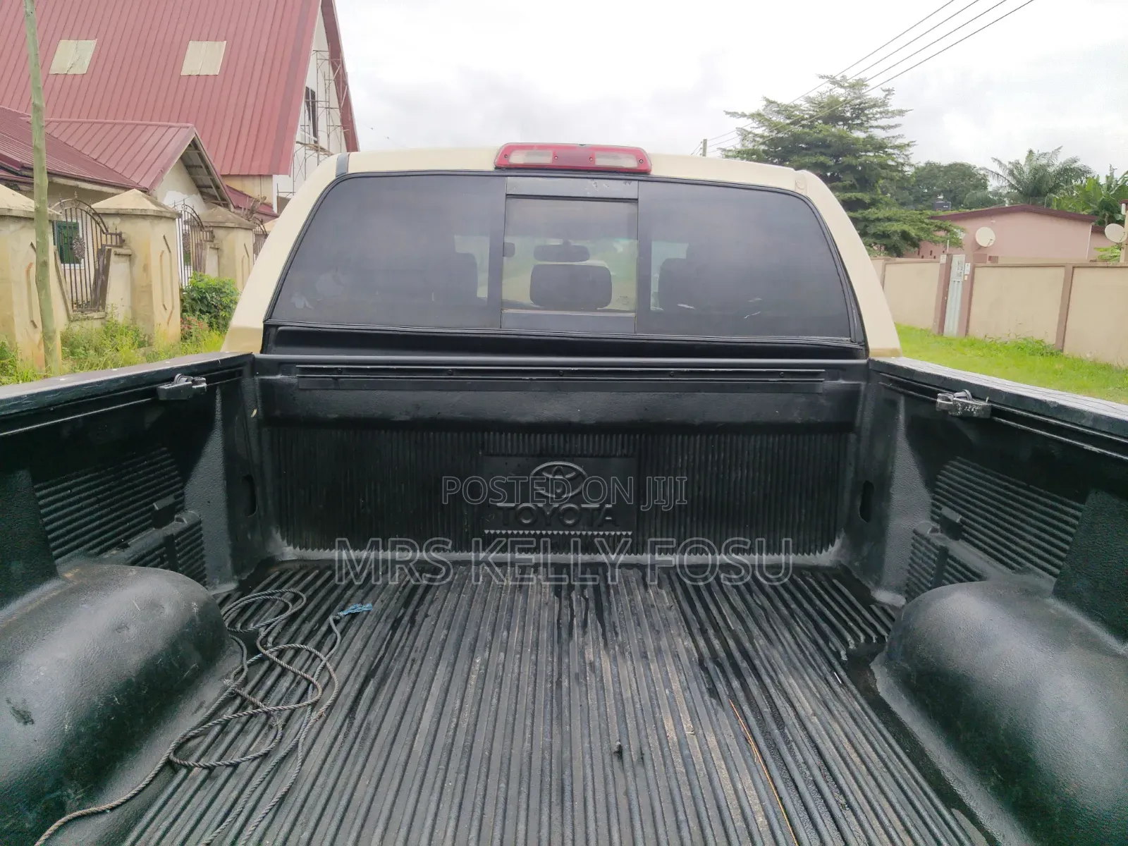 Toyota Tundra 2010 Gold