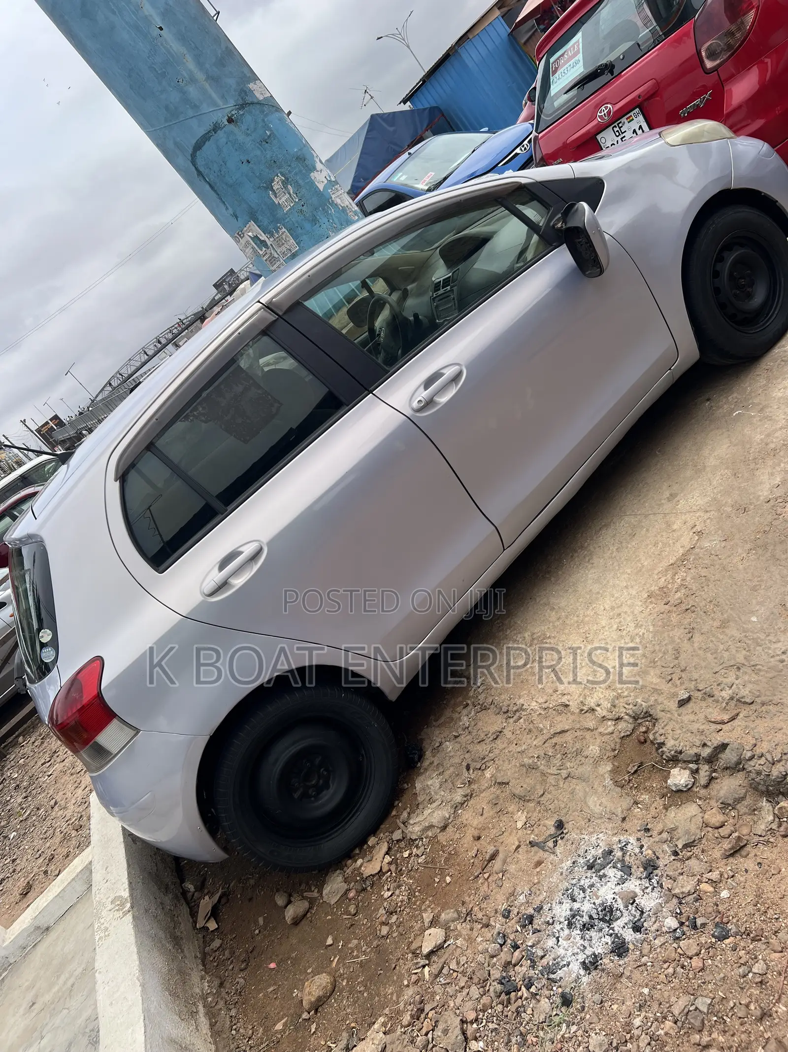 Toyota Vitz 2010 Silver