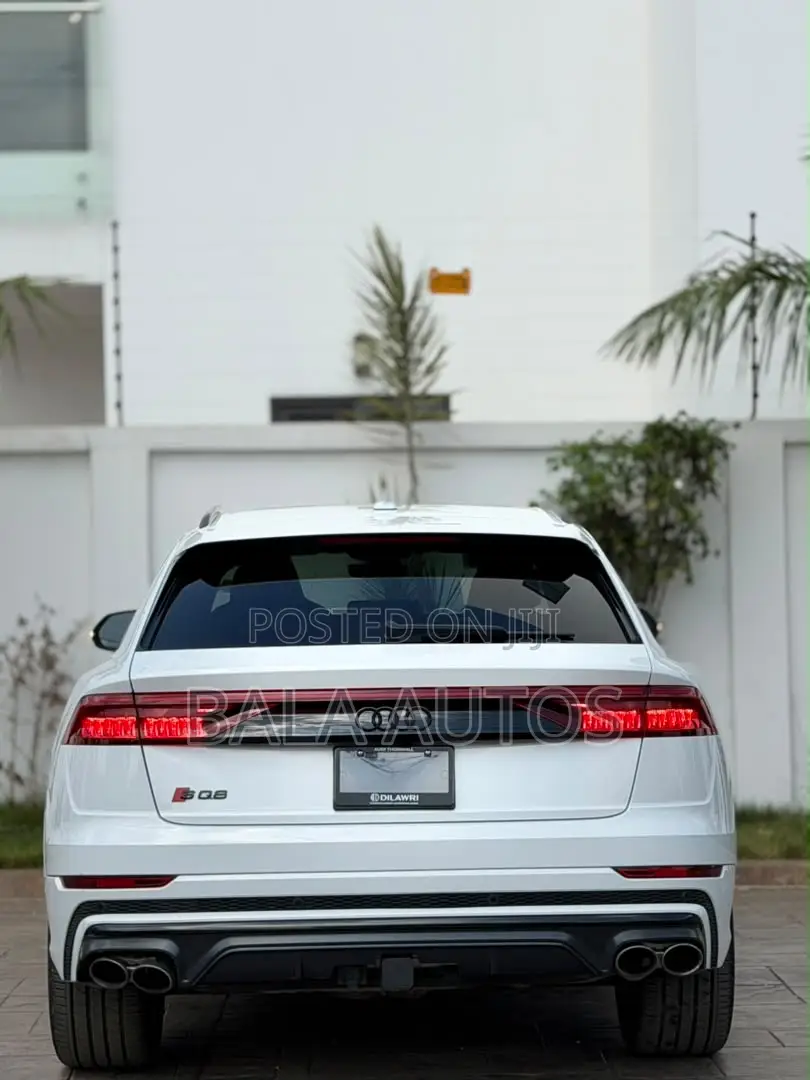 Audi SQ8 2023 White