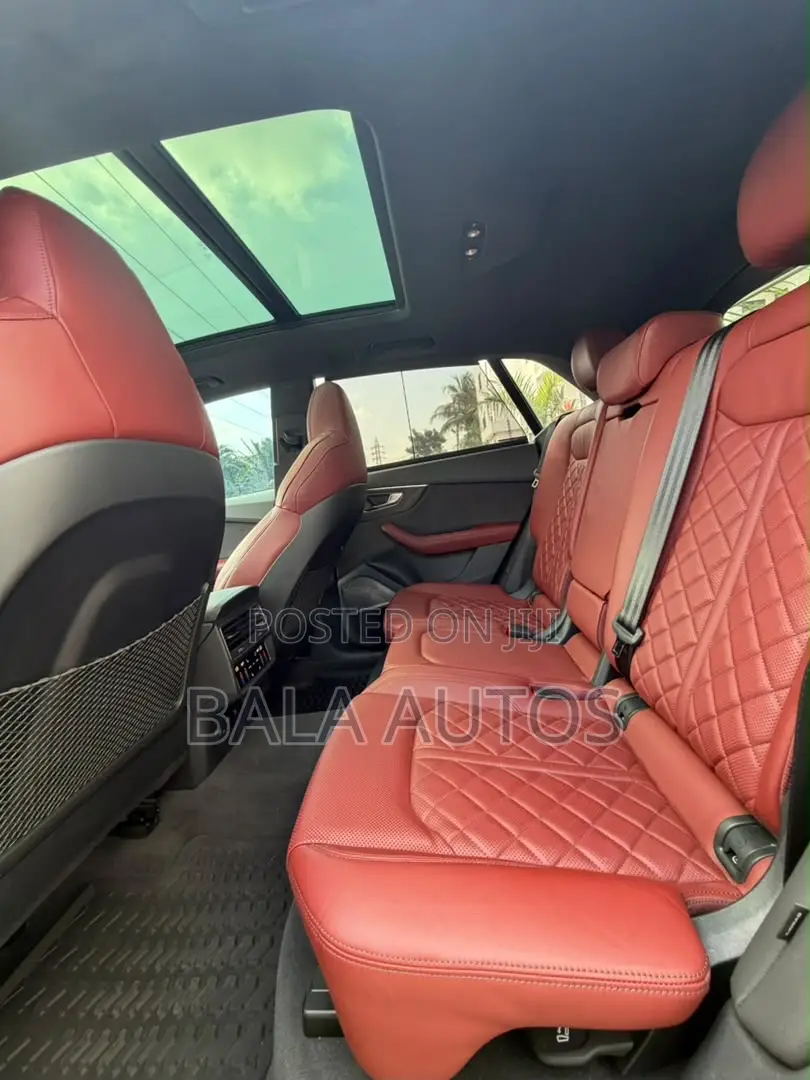 Audi SQ8 2023 White