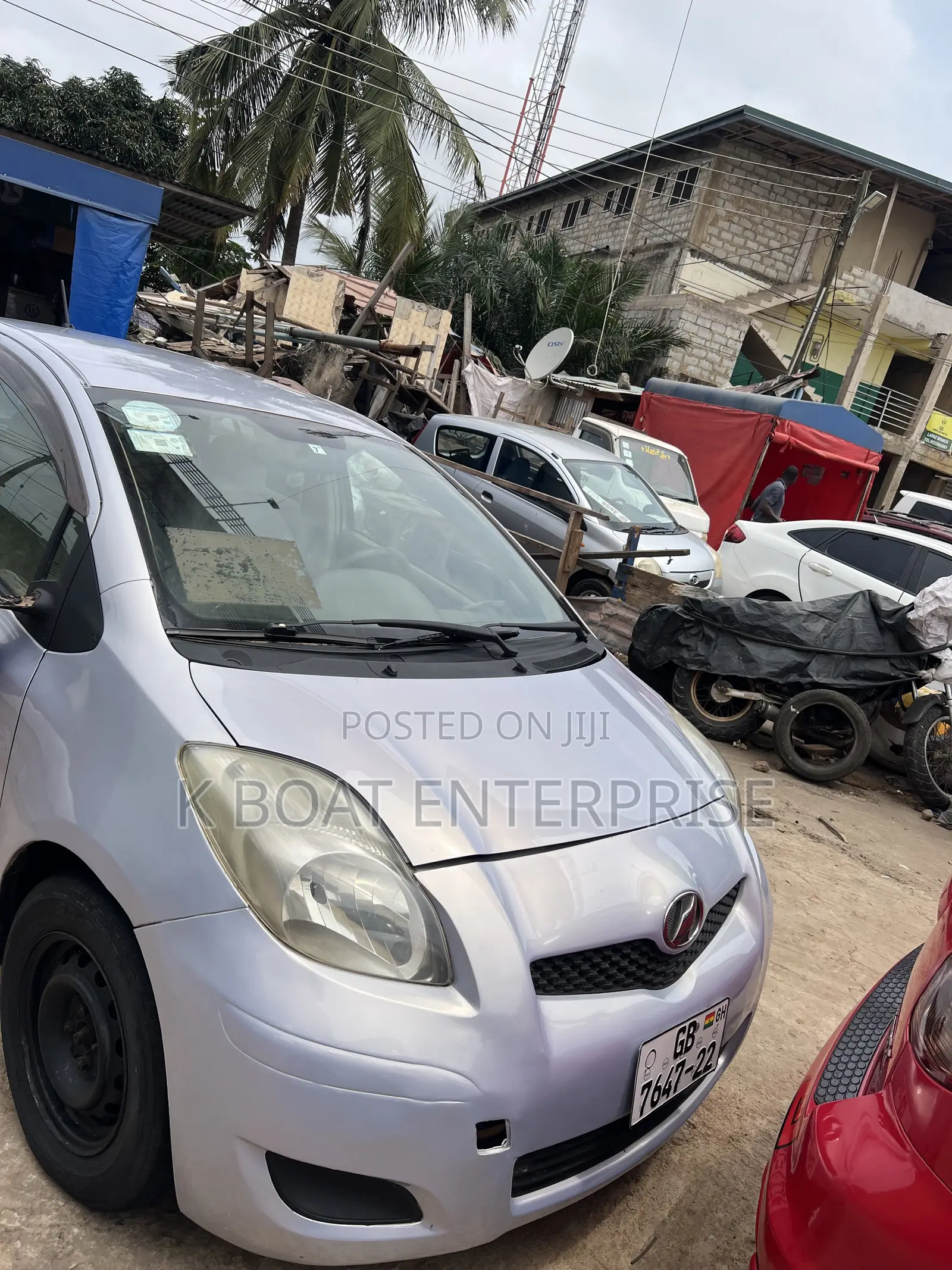 Toyota Vitz 2010 Silver