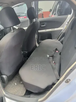 Toyota Vitz 2009 Silver