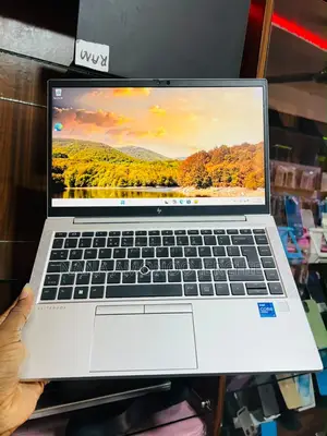 Laptop HP EliteBook 840 G8 16GB Intel Core i7 SSD 256GB
