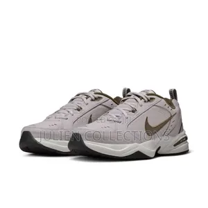 Nike Air Monarch