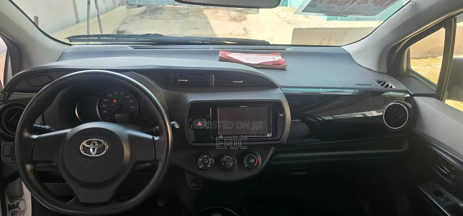 Toyota Vitz 1.3 FWD 5dr 2014 White