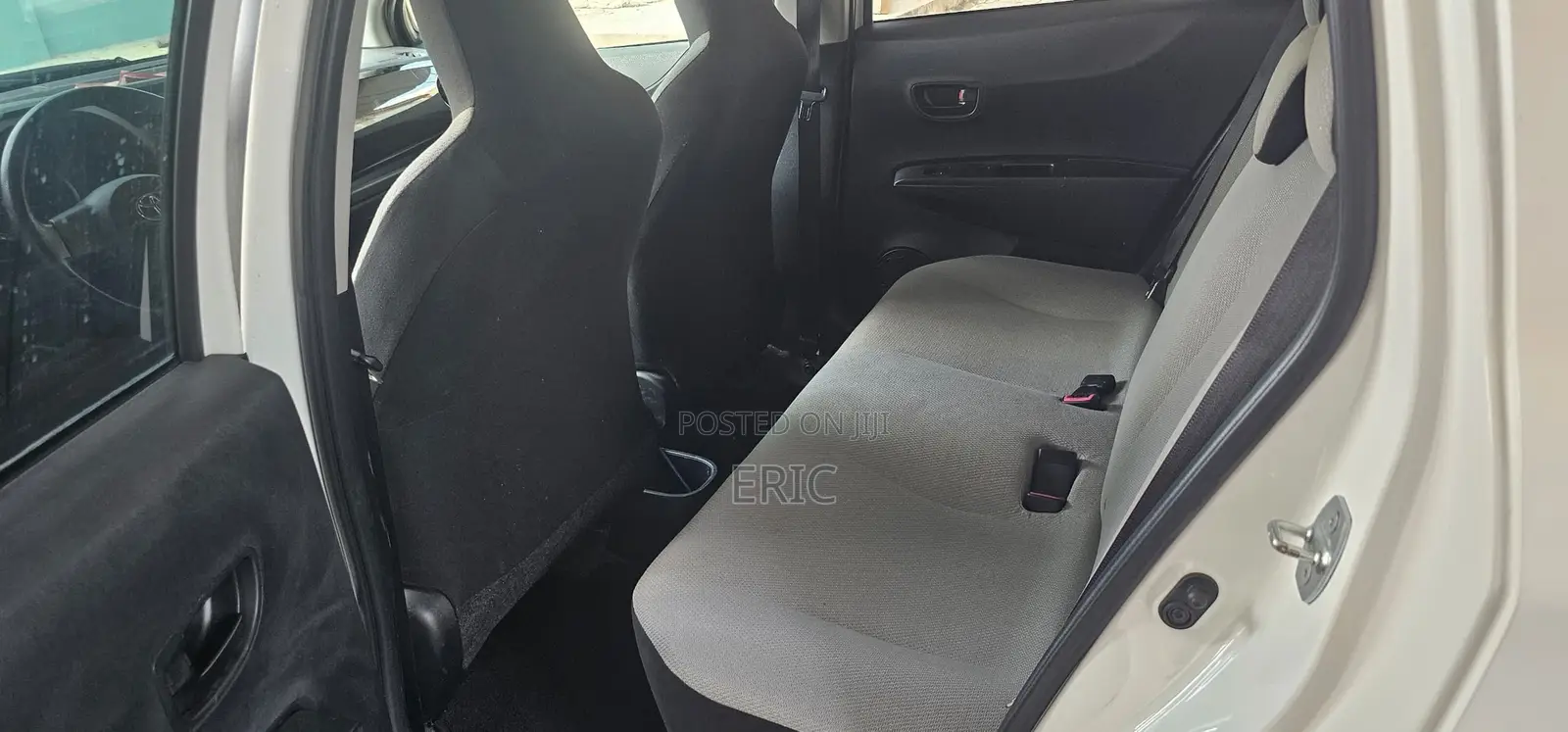 Toyota Vitz 1.3 FWD 5dr 2014 White