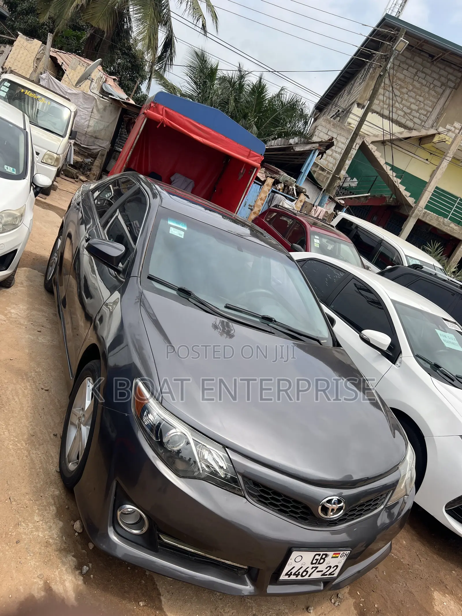 Toyota Camry SE 4dr Sedan (2.5L 4cyl 6A) 2013 Gray