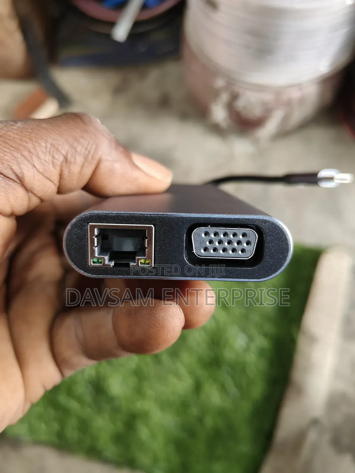 Type C to HDTV 11 in L Converter