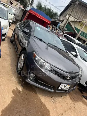 Toyota Camry SE 4dr Sedan (2.5L 4cyl 6A) 2013 Gray